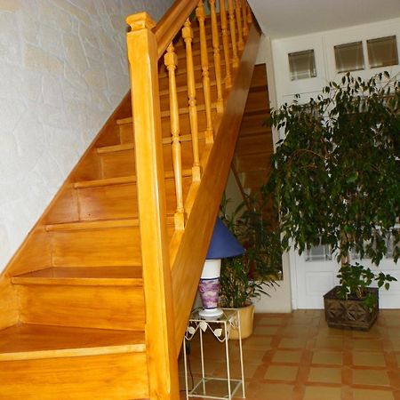 Les Roses De Rita Apartment Boisset-lès-Montrond Екстериор снимка